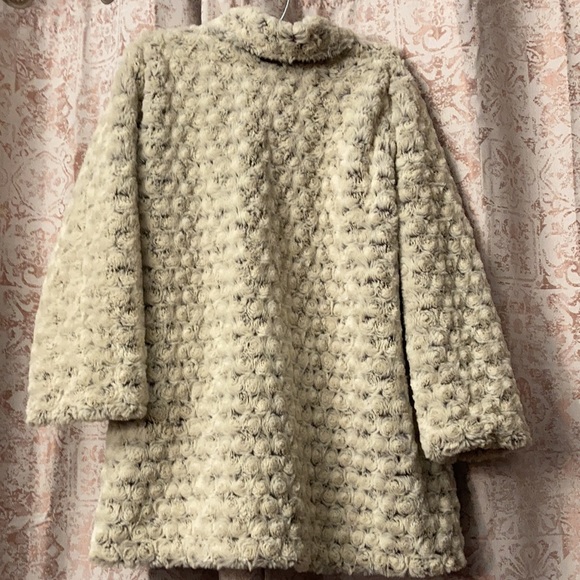 Corky & Company girl’s coat size 7. Very good used condition. Super soft! - Picture 2 of 6